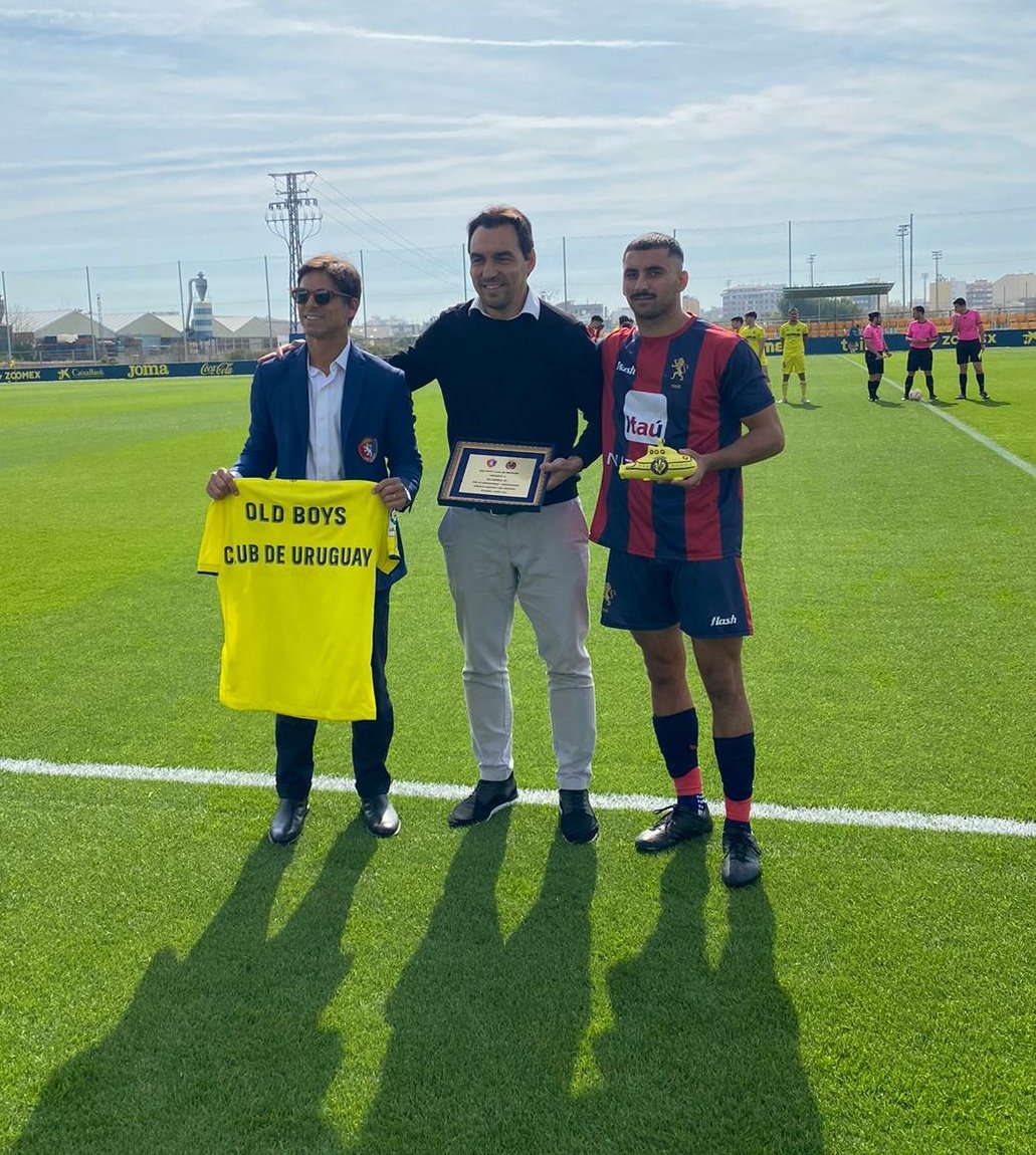 CanteraGrogueta's tweet photo. El Villarreal C ha jugado un amistoso ante el Old Boys Club de Uruguay. 

Los de Jandro Castro ganaron 2-0 con goles de Abraham e Hinojosa 💛 https://t.co/SUjKyI9k6n