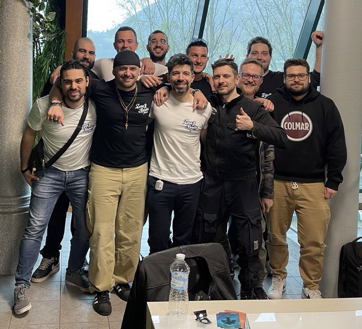 #paupergeddon è stato un bellissimo evento. difficile spiegare tutte le emozioni in un semplice post, l’unica cosa certa è che al prossimo saremo ancora più affiatati! Grazie a tutti voi del team, a chi ci ha sostenuto da vicino e da lontano ❤️ <a href="/PremiatoR/">Premiato Maglificio Romagnoli</a> <a href="/Heskariot_MTG/">Heskariot</a>