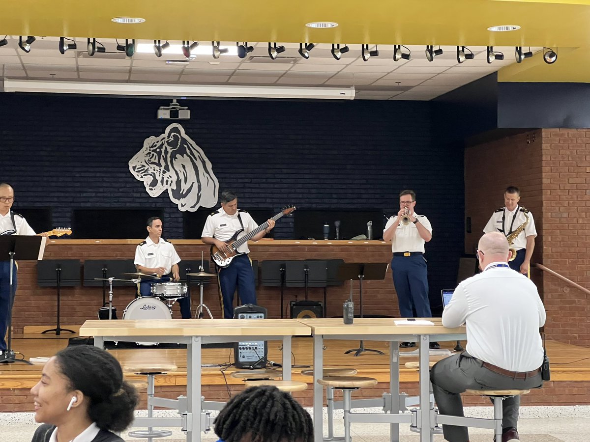 Mary Ryan (@maryryan_lcss) on Twitter photo Students making the most of our lunch concert. Thank you 3rd ID jazz band! <a href="/MRRVH/">Mr. VH</a> <a href="/BradwellTigers/">Bradwell Institute</a> <a href="/littlesabine1/">Sabine Little</a> Students making the most of our lunch concert. Thank you 3rd ID jazz band! <a href="/MRRVH/">Mr. VH</a> <a href="/BradwellTigers/">Bradwell Institute</a> <a href="/littlesabine1/">Sabine Little</a>