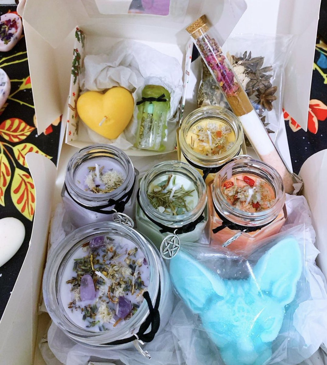strix_und_bones's tweet photo. 🌙✨✨

Voy a dejar en fijado mis productos 🔮 https://t.co/ax3qsjfroq