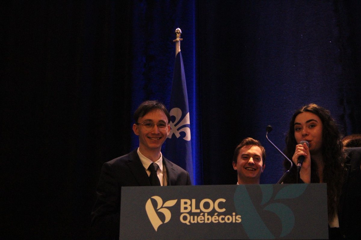 Komarov_Quebec's tweet image. C'est en compagnie de plus d'une centaine de militants que j'étais présent au congrès jeune du @BlocQuebecois.
Content d'avoir pu parler de culture, de langue, d'écologie, de technologie et de défense.
La relève souverainiste est présente en force et en route vers le pays!