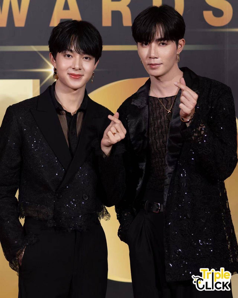 MayThu18344267's tweet photo. Congratulation ZeeNew 

#ZeePruk 
#NuNew 
#ZeeNuNew 
#คมชัดลึกAwardsครั้งที่19 https://t.co/LVyyaKqyKE