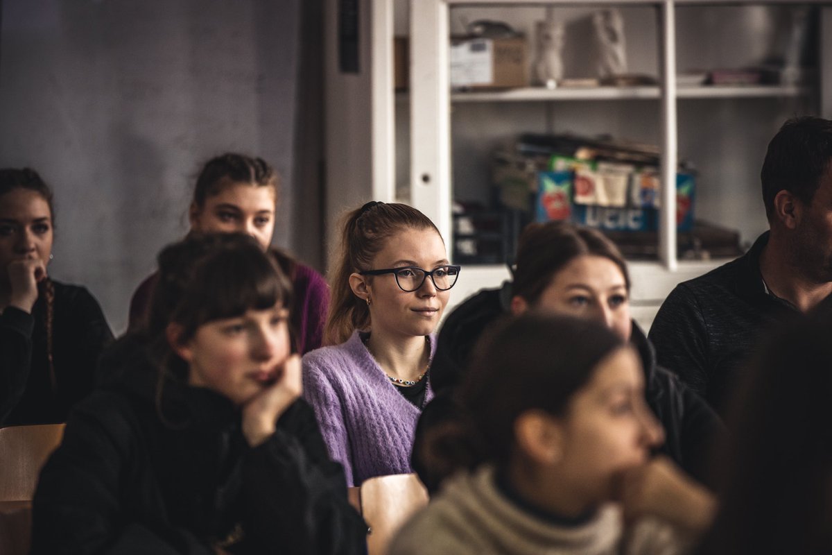 ✨Všem současným, ale i budoucím učitelům přejeme vše nejlepší k dnešnímu Dni učitelů!🧑‍🏫