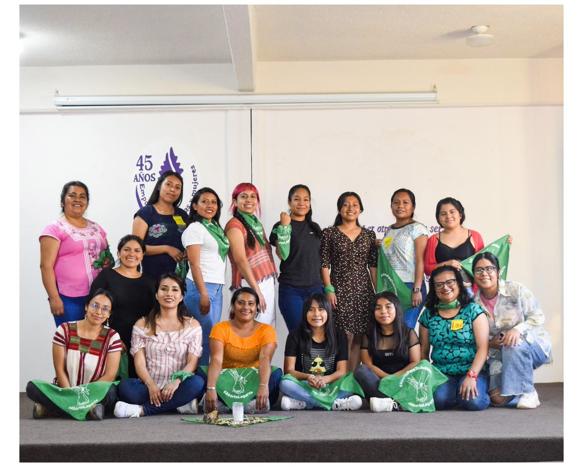 RSaberes's tweet photo. Juntas trenzando alianzas.🌺🌸🌼

Concluimos nuestro encuentro presencial del proceso formativo 
"Mujeres Jóvenes indígenas abriendo veredas para la participación comunitaria" donde tuvimos la presencia de mujeres de la Costa, Sierra Sur, Sierra Norte, Istmo, Mixteca y Valles. https://t.co/b0Udylp8TZ