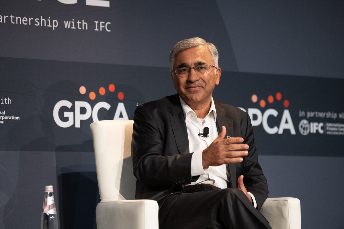 GPCapital_org's tweet photo. "Temasek used to target sectors, but sectors have started blurring over the past 6-7 years, so Temasek started targeting four themes: digitalization, changing nature of consumption, longer lifespans and sustainable living."
-Rohit Sipahimalani, CIO, @Temasek
#GPCC23 #GPCAevent https://t.co/Pa7DdlxElf