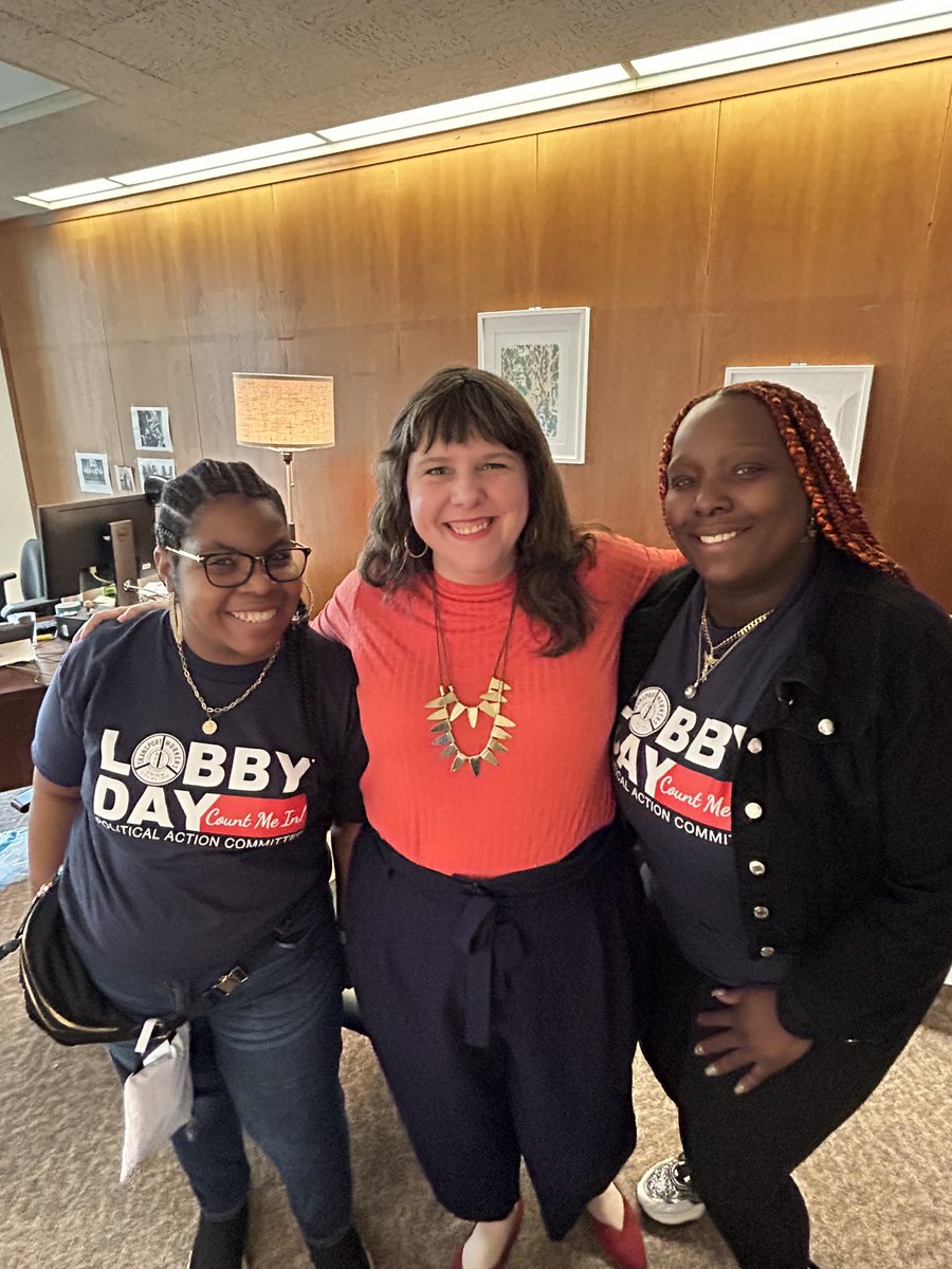 EmilyAssembly's tweet photo. Wonderful to meet @TWULocal100 station agents Tisha and Janae! We need to support the essential transit workers who keep our city and region moving. https://t.co/vM1RtYfRhm