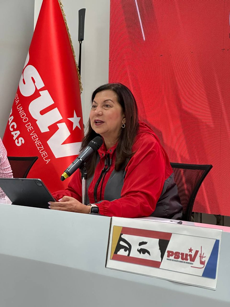 Iniciamos la jornada de este  #28Mar con un encuentro con el equipo del <a href="/PartidoPSUV/">PSUV</a> en Caracas, debatiendo ideas y revisando los planes a corto, mediano y largo plazo para nuestra organización, así como para toda la ciudad capital 

#DuroContraLaCorrupción