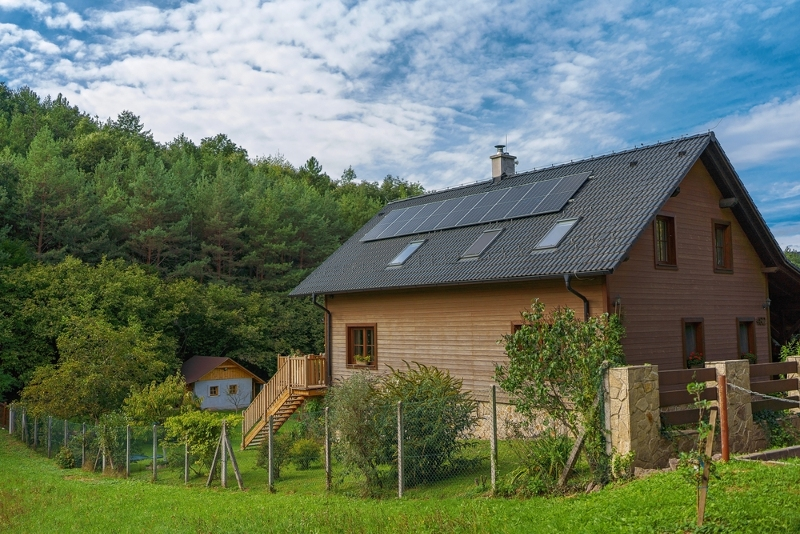 Energetičtí ministři EU dnes schválili nové právo na sdílení energie z obnovitelných zdrojů. Důležitý princip, jenž má ještě víc usnadnit přístup zejména domácností k levné,sdílené energii. MPO by mělo využít příležitost a princip zapracovat do Lex OZE 2.

komoraoze.cz/?fullpage=1&cl…