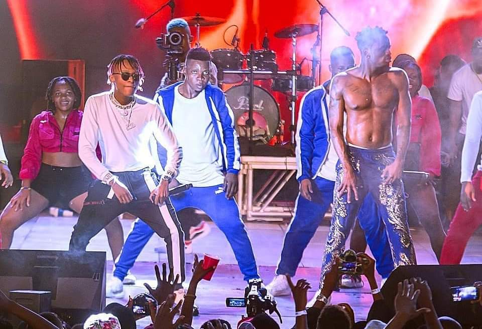 benbabunga's tweet photo. Le succÚs engrangé par ces jeunes de la province de Kigoma (en Tanzanie) dans l'industrie musicale tanzanienne ne serait-il pas lié au fait qu'ils sont, en majorité, des descendants des Congolais (Wamanyema) qui ont habité cette contrée les siÚcles derniers? https://t.co/AdObFL4CWu