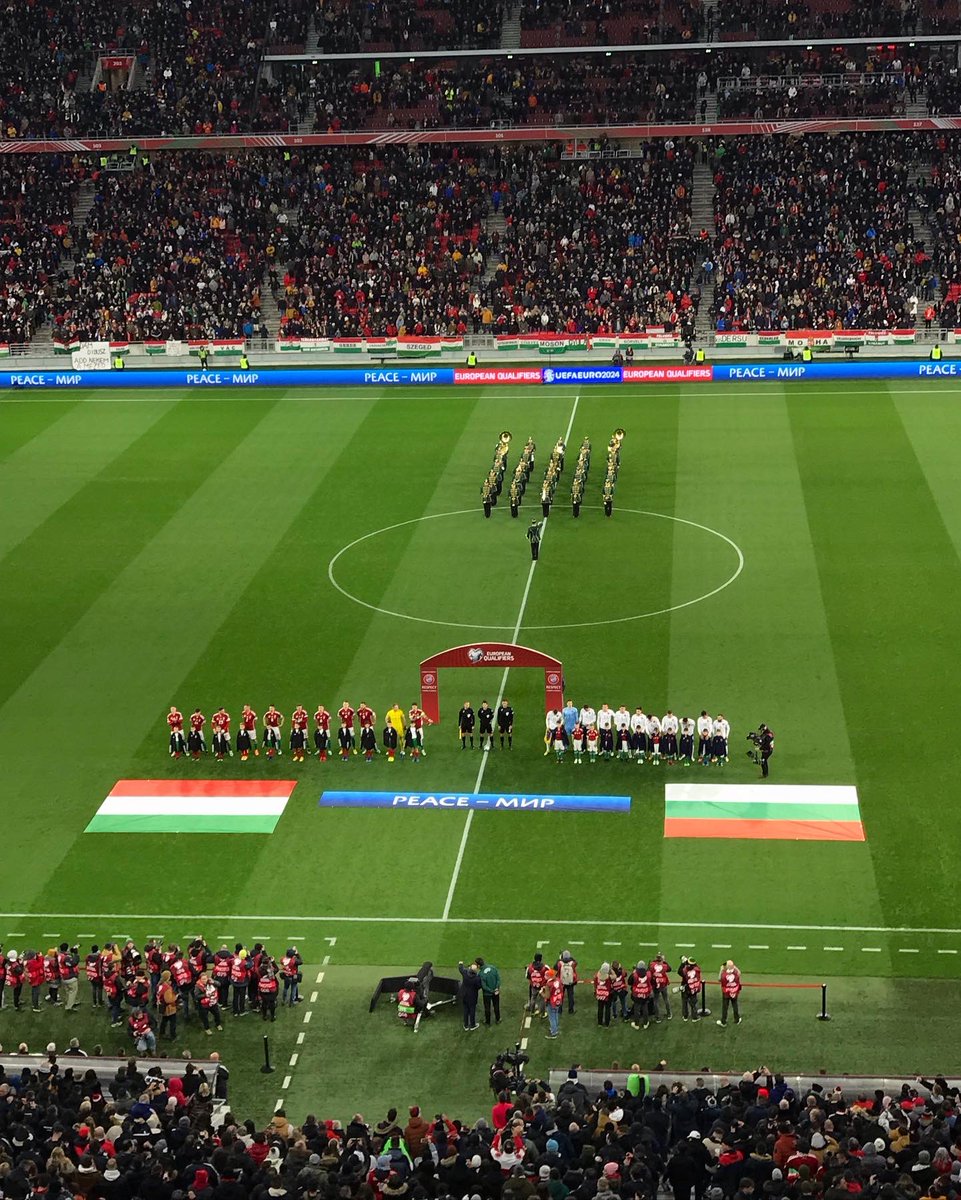 JSzonjaa's tweet photo. Szép volt srácok! 👏🏼🎉✨
🇭🇺 #HunBul 🇧🇬 #gamenight ⚽️ #football ❤️ #euro2024 ✨#csakegyutt https://t.co/kZK2we9Rn3