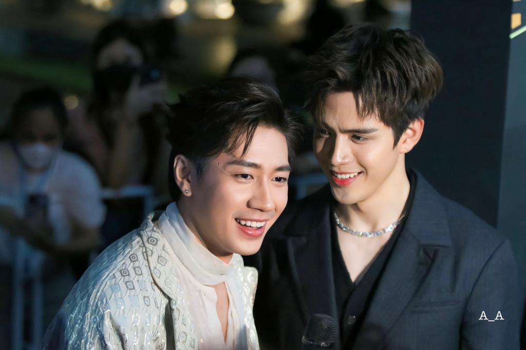 MayThu18344267's tweet photo. Handsome JamFilm

#JamRachata
#FilmThanapat
#คมชัดลึกAwardsครั้งที่19 https://t.co/HAUW83WDmC