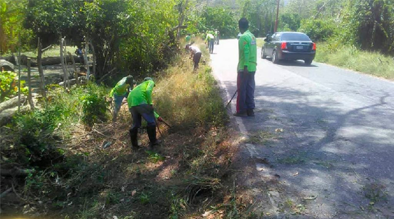 Recuperan espacios del estado Aragua con plan de mantenimiento vial

#DuroContraLaCorrupción   

vtv.gob.ve/recuperan-espa…