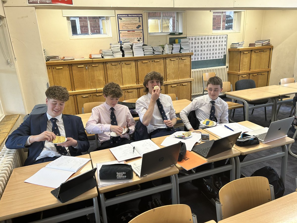 SolSchMaths's tweet photo. What an amazingly creative offering from Josh in #MathsCakeClub today. Our LVI mathematicians took a brief break from parametric differentiation to enjoy this tasty treat. #SolSchMaths 🍰 😋 👏🏼 https://t.co/bH51421fCI