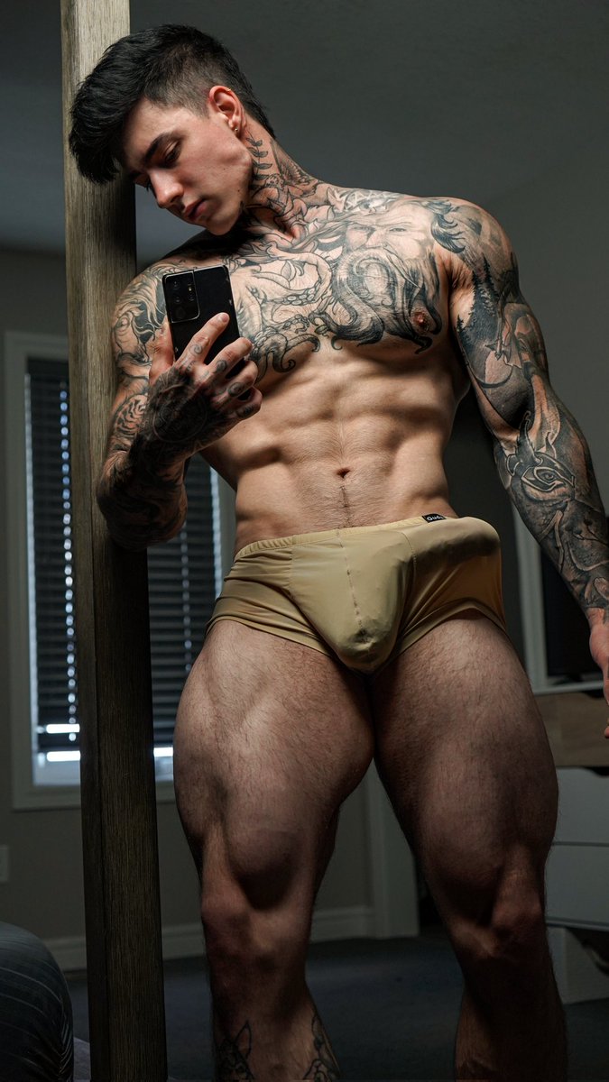 Jakipz1996's tweet image. RT if you'd lick it 👅🍆...
My NUDES 🔞👉 Jakipz.com