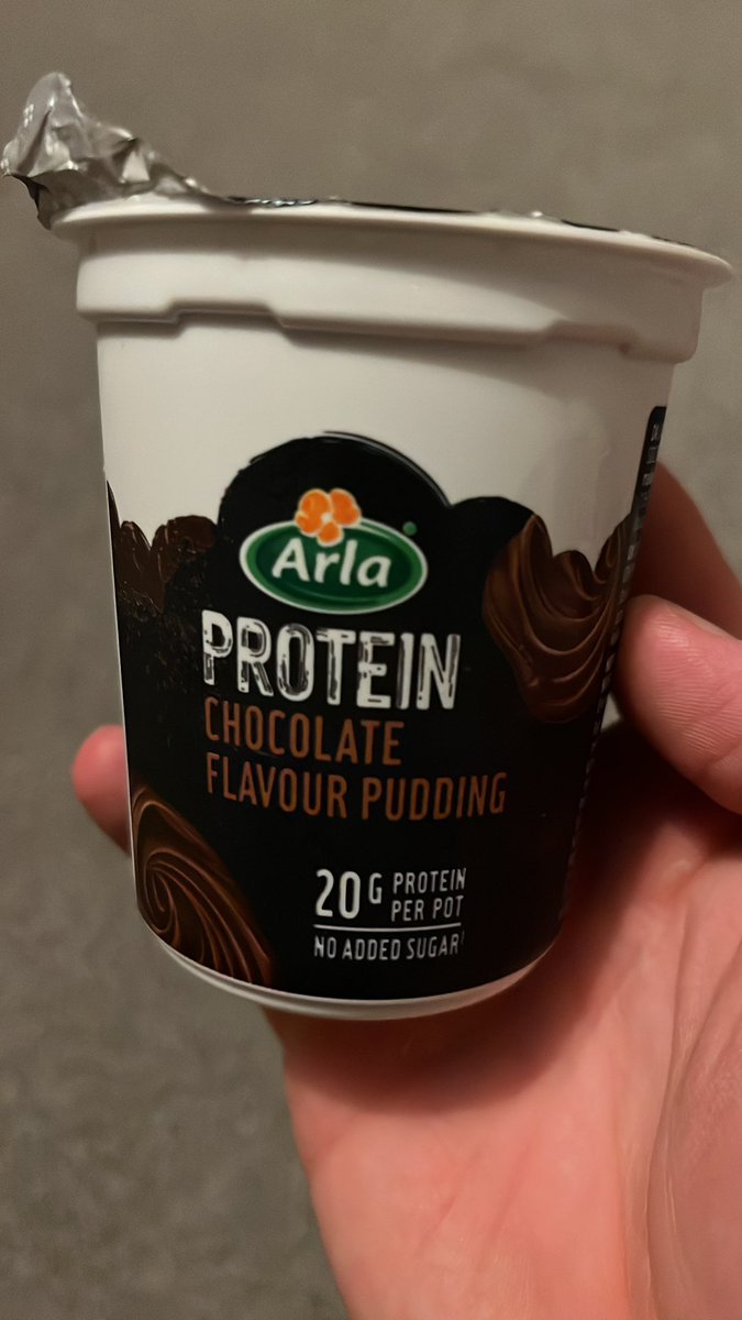 TimPitmanPT_'s tweet photo. For anyone looking for a low calorie, high protein snack that actually tastes decent… you’re welcome 😉

• 148 calories ✅
• 20g protein ✅ https://t.co/caFMwMSOkT