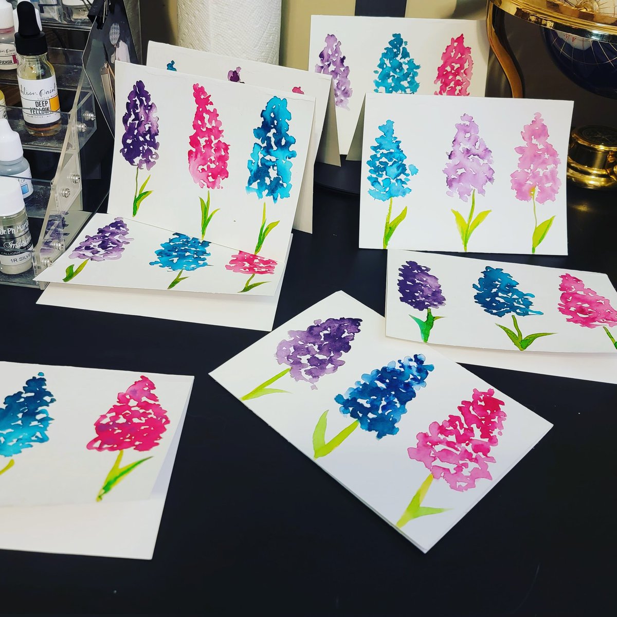 Working on Mother's Day cards today. 💐 These blank cards (with envelopes) are $5 each. 💌 #watercolor #watercolorpainting #watercolorart #artist #art #artwork #painting #paintings #floralsforspring #floral #mothersday #card #mothersdaycard