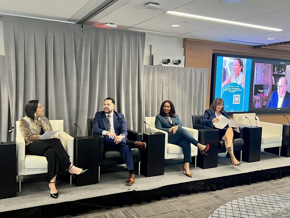 juang353's tweet photo. The Metro Business Women’s Business Leadership Summit with a powerful and passionate panel supporting minority businesses, women and leadership opportunities for collaboration.
#MWBLS
#mwbleadershipsummit
@MWBCPR
@FriendsOfPR https://t.co/apW7ANQDeQ