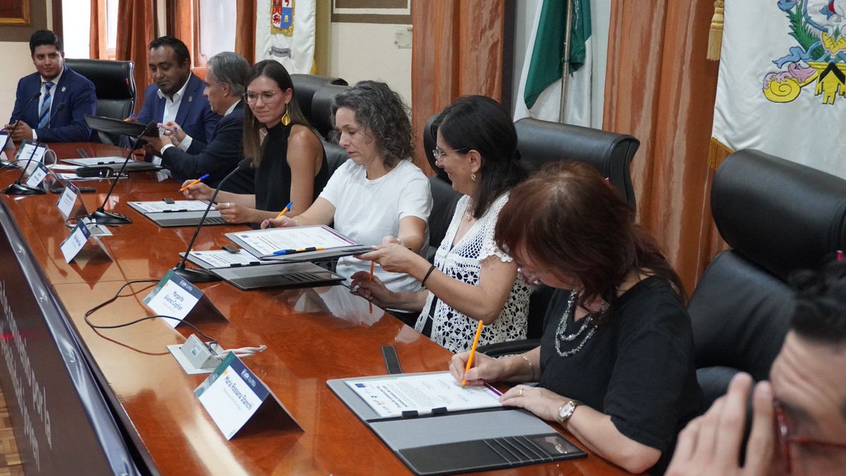 IMJULeon's tweet photo. Realizamos la firma del convenio de colaboración con  @AvsiMexico  y @JAMexico_org  que permitirá implementar modelos de acción para desarrollar en las y los jóvenes leoneses habilidades necesarias para desempeñarse en ámbitos laborales, personales o de emprendimiento. 💼 https://t.co/sSuYfP4ZTw