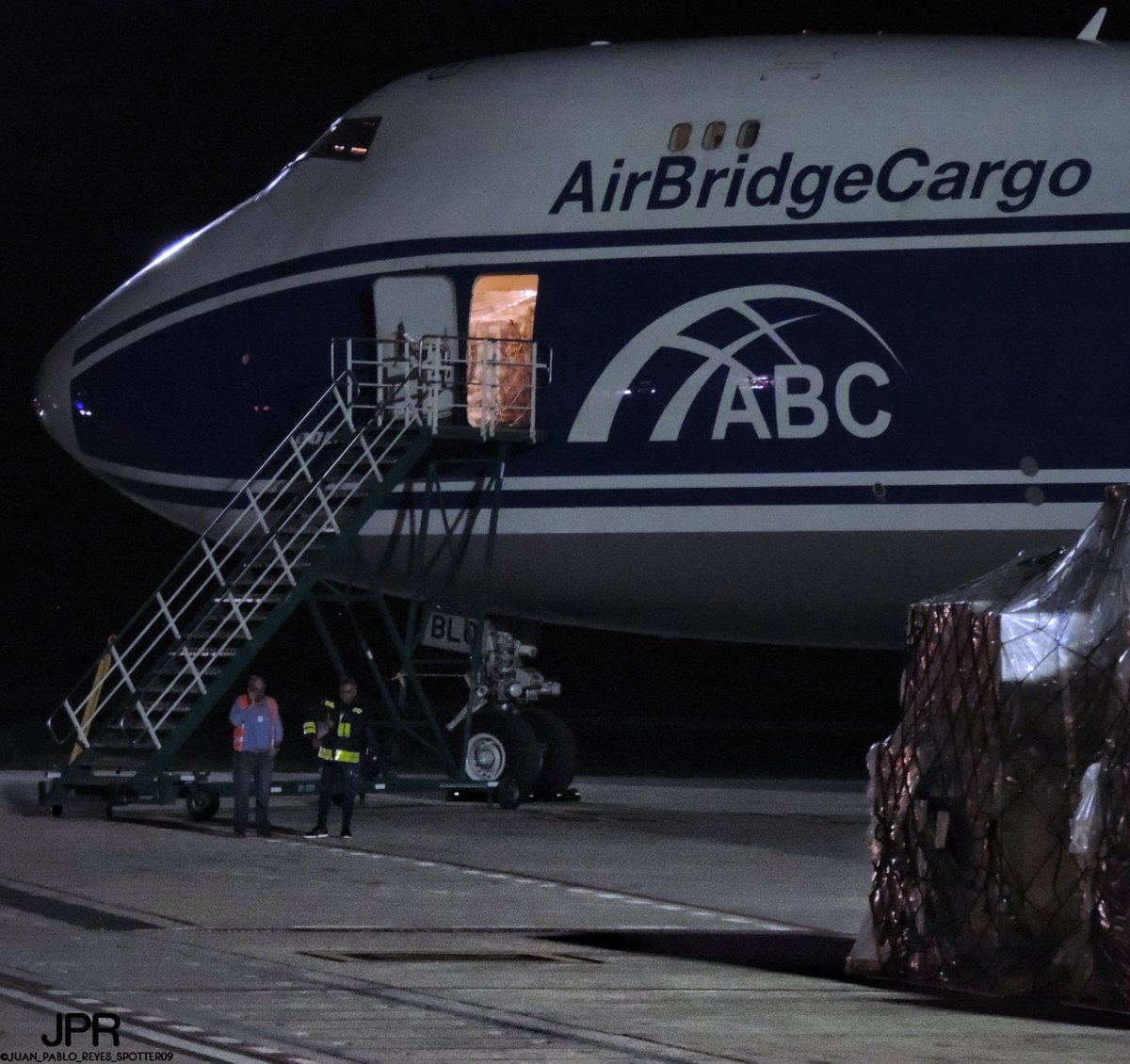 Fotos de la primera vez que arribó un B747-8F al aeropuerto de Tucumán el día 4 de Octubre del año 2018 operado por la compañía Air Bridge Cargo (ABC) con motivos logísticos por el SuperBike que se corría en San Juan.
<a href="/aeropuertotuc/">En vivo desde TUC</a> <a href="/SpottersTUC/">Spotters Tucumán</a> <a href="/SpottersArg/">Vuelos y Spotters ✈</a> @De_aviacion