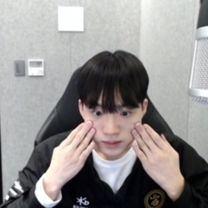 deulgae9's tweet photo. 찹쌀떡 반죽 과정 https://t.co/jnVNMU26Kd