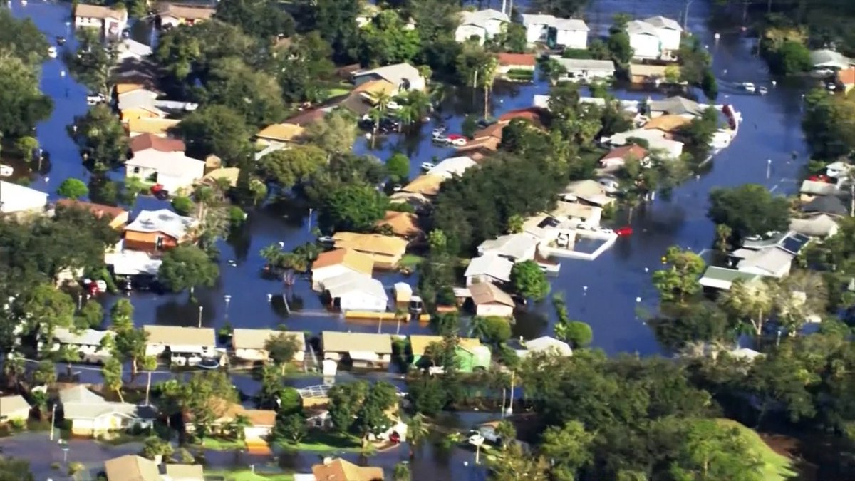 ClaimToolkit's tweet photo. Florida insurers accused of altering Hurricane Ian damage estimates; state investigating #insurance #insurancefraud #hurricaneclaims #hurricaneinsurance #propertyinsurance #insuranceclaims https://t.co/pu5tltJpn4 https://t.co/Y44XSfpVxG