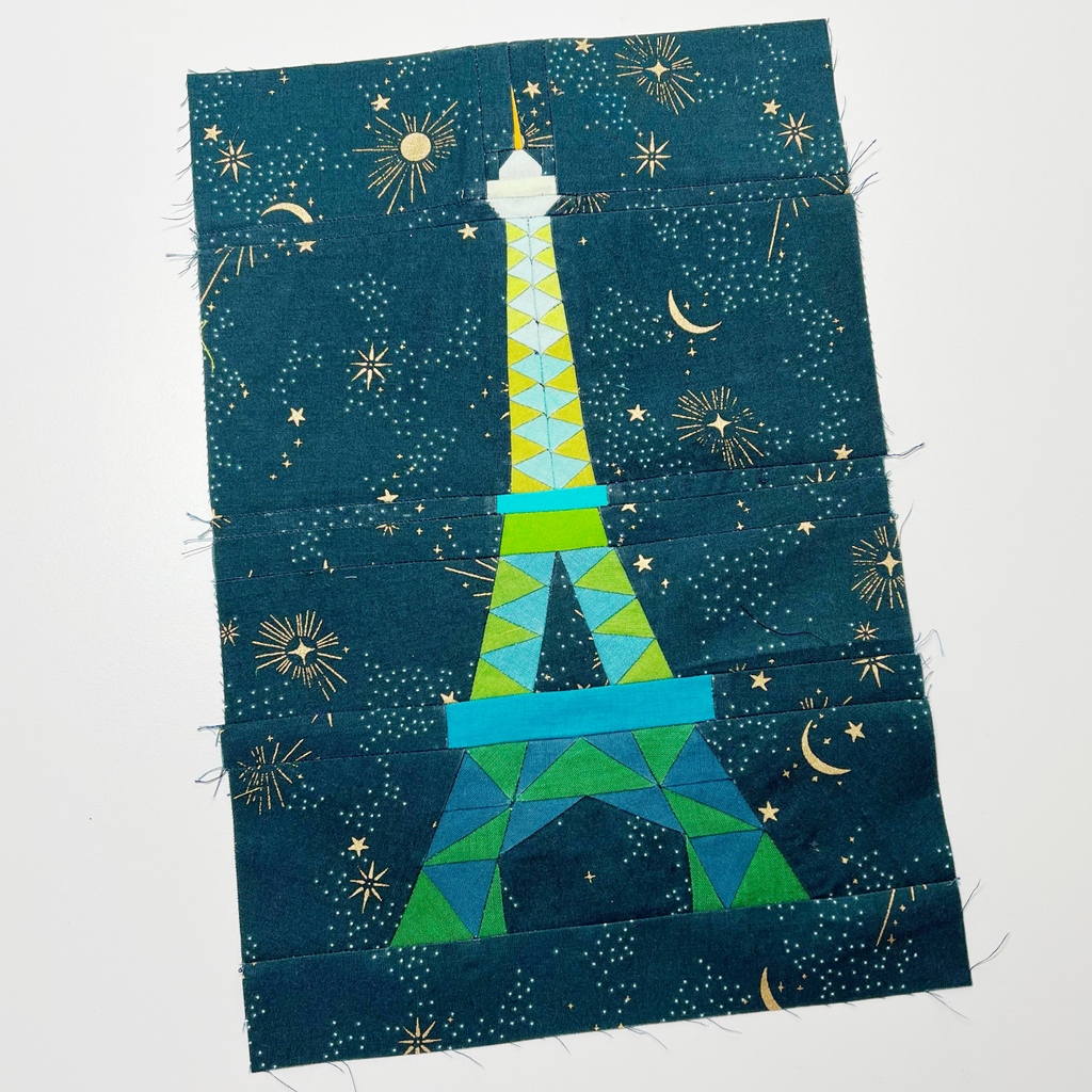 La Tour Eiffel....
.
joejuneandmae.com/store/p448/Eif…
.
#joejuneandmae #eiffeltower #eiffeltowerquilt #quiltpattern
