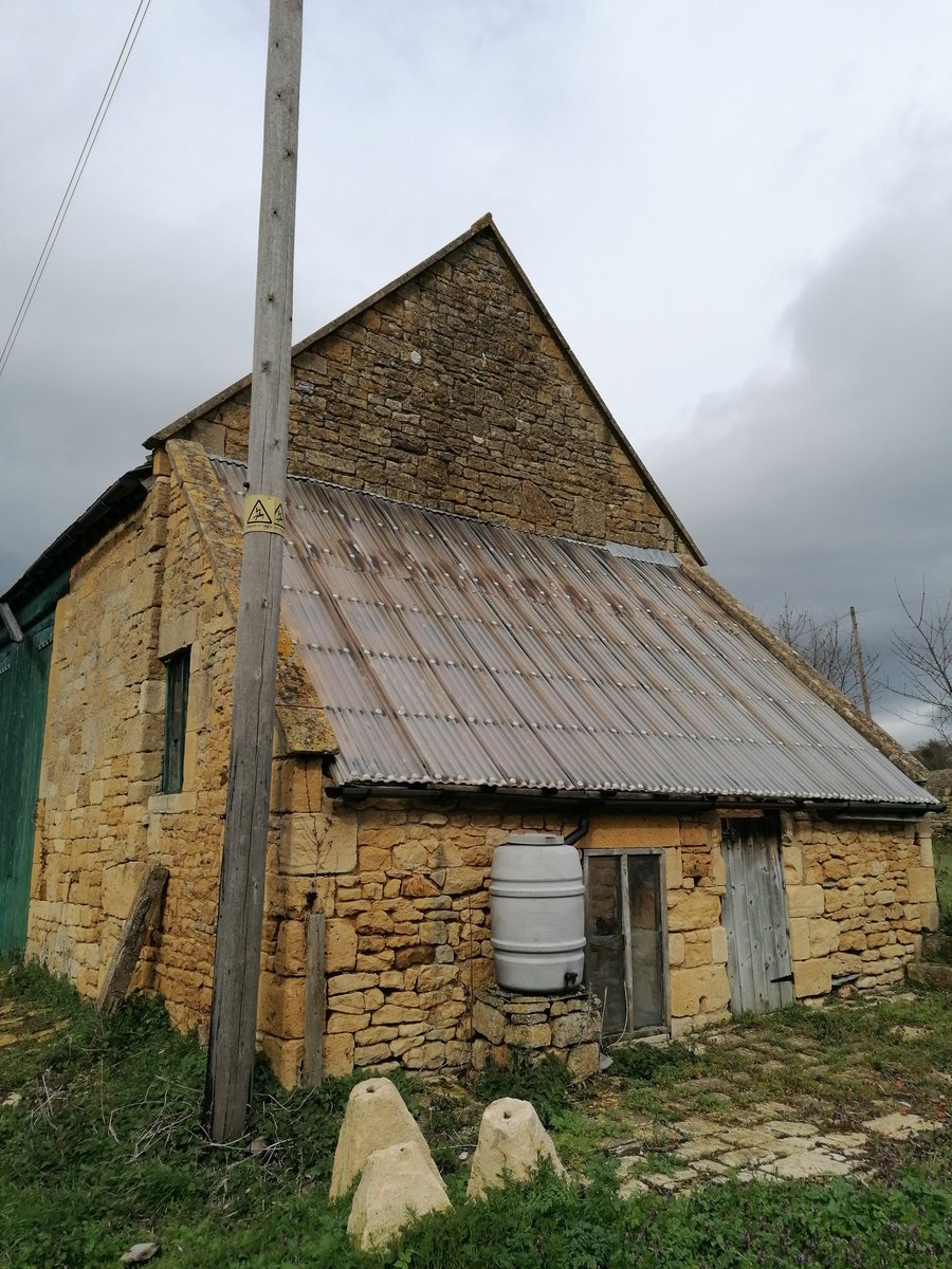 HeritageInspire's tweet photo. Tuesday site visit pictures, not sunny and very breezy in Weston Subedge advising on applications for alterations to farmhouse and conversion of barns in my CDC conservation consultant capacity. # #conservation #cotswoldsdc #listedbuildings #changeofuse https://t.co/HuJBKaLj5Q