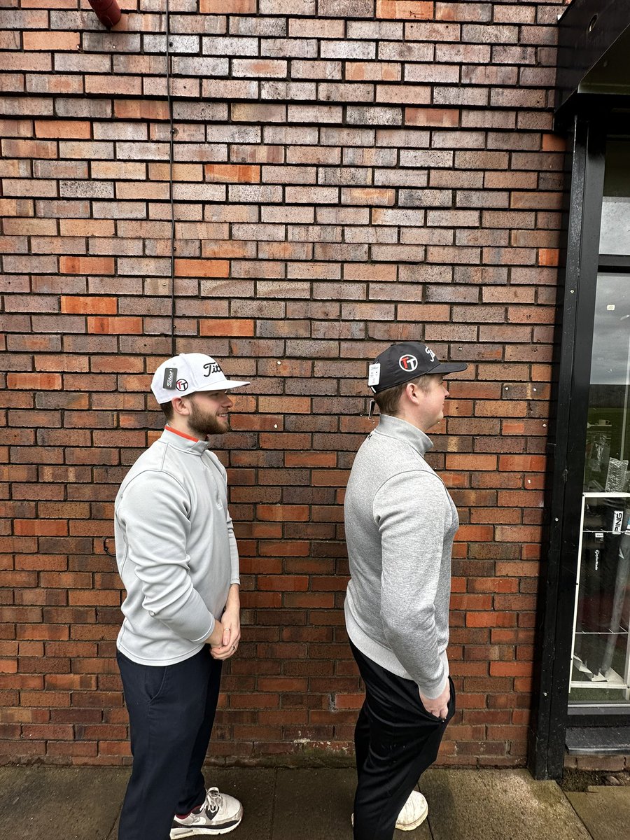 Team Titleist Giveaway 🚨 

We are giving two lucky winners the chance to win a Team Titleist Cap &amp; a dozen Pro V1x golf balls 🤩 

To enter ⬇️ 

Comment Black or White 
RT &amp; like This Post 
Tag a Mate 

The draw is on sunday and winners will only be announced via this page! ⛳️