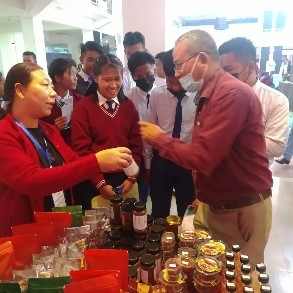 kpiforest's tweet photo. VDVK Kangpokpi at State Skill Mela Imphal.Thank you all for overwhelming response. @NBirenSingh @BiswajitThongam.@tribesindia     #vdvk @moefcc https://t.co/sPFKQ3zraz
