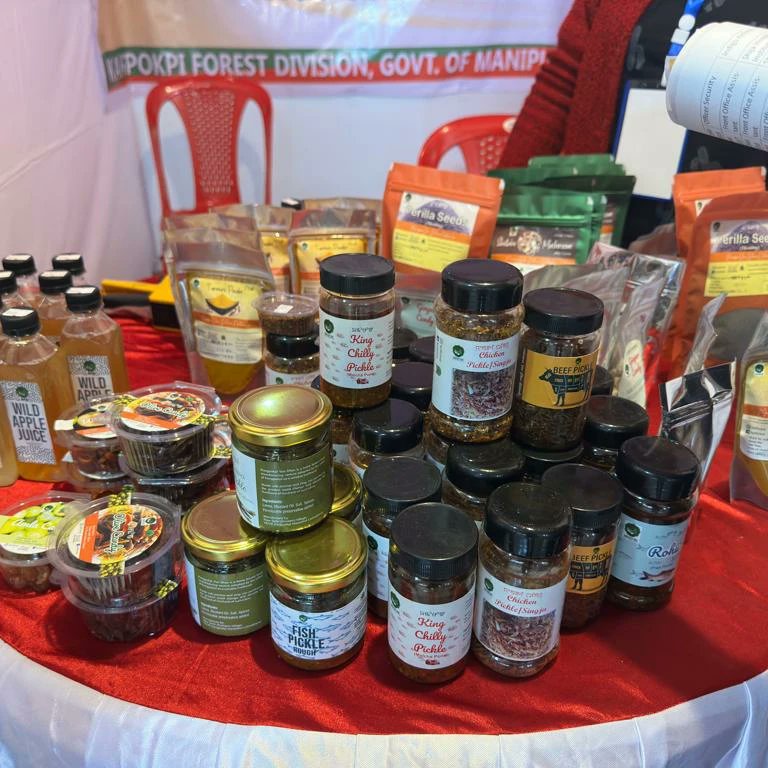 kpiforest's tweet photo. VDVK Kangpokpi at State Skill Mela Imphal.Thank you all for overwhelming response. @NBirenSingh @BiswajitThongam.@tribesindia     #vdvk @moefcc https://t.co/sPFKQ3zraz