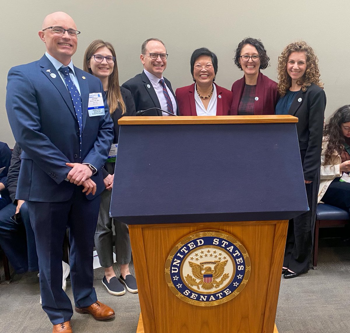 ⁦@OHSUDoernbecher⁩ faculty and residents on Capitol Hill with ⁦@AmerAcadPeds⁩ president ⁦@AAPPres⁩ #aapadvocacy This what pediatricians do!