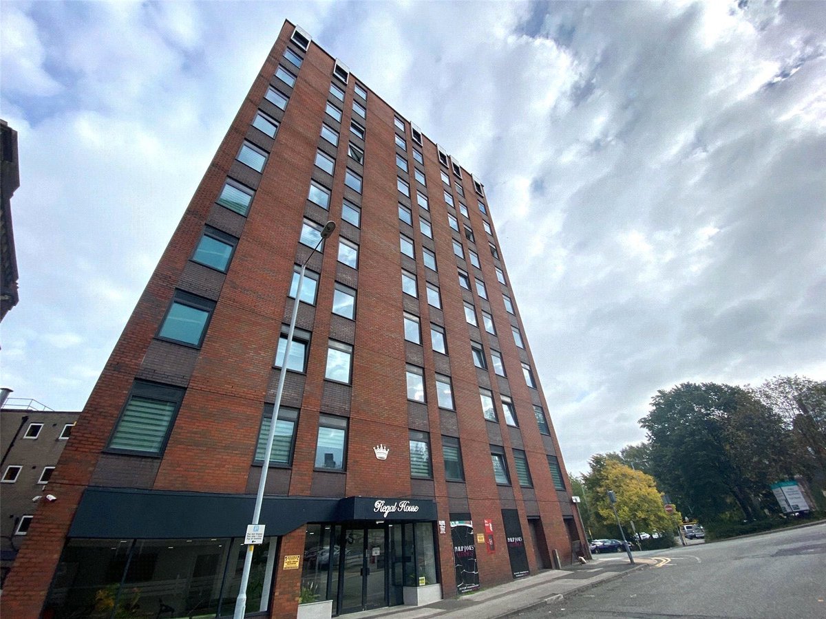 Firehawk_Ltd's tweet photo. One of our projects this week is the modification of the Fire Alarm system at this residential block, ensuring the safety of all residents and helping our client move away from costly “waking watch” patrol 🚨🔒
#ExpertsInKeepingYouSafe https://t.co/1rUVsxLMED