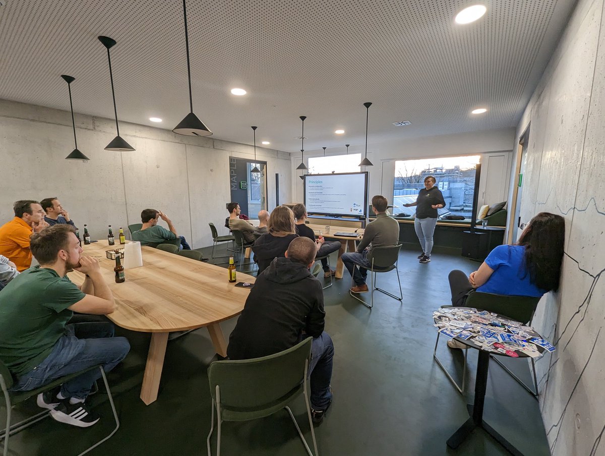 And the <a href="/crossplane_io/">crossplane</a> topic for today continues with Katharina on stage 👏