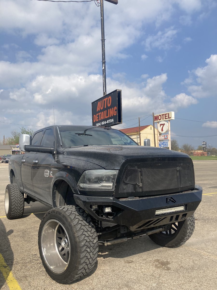 SCADTX's tweet photo. 😮💨 What A Simple Wash & Wax Can Do! Book With Us! #americanforces #americanforcewheels #autodetailing #autodetailshop #washandwax #killeen #killeentx #exterior #lifted https://t.co/XAdZVqspwH