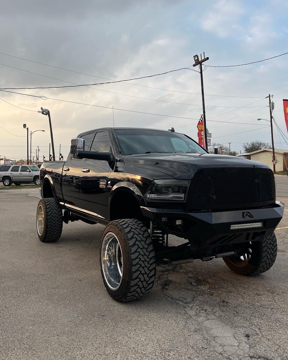 SCADTX's tweet photo. 😮💨 What A Simple Wash & Wax Can Do! Book With Us! #americanforces #americanforcewheels #autodetailing #autodetailshop #washandwax #killeen #killeentx #exterior #lifted https://t.co/XAdZVqspwH