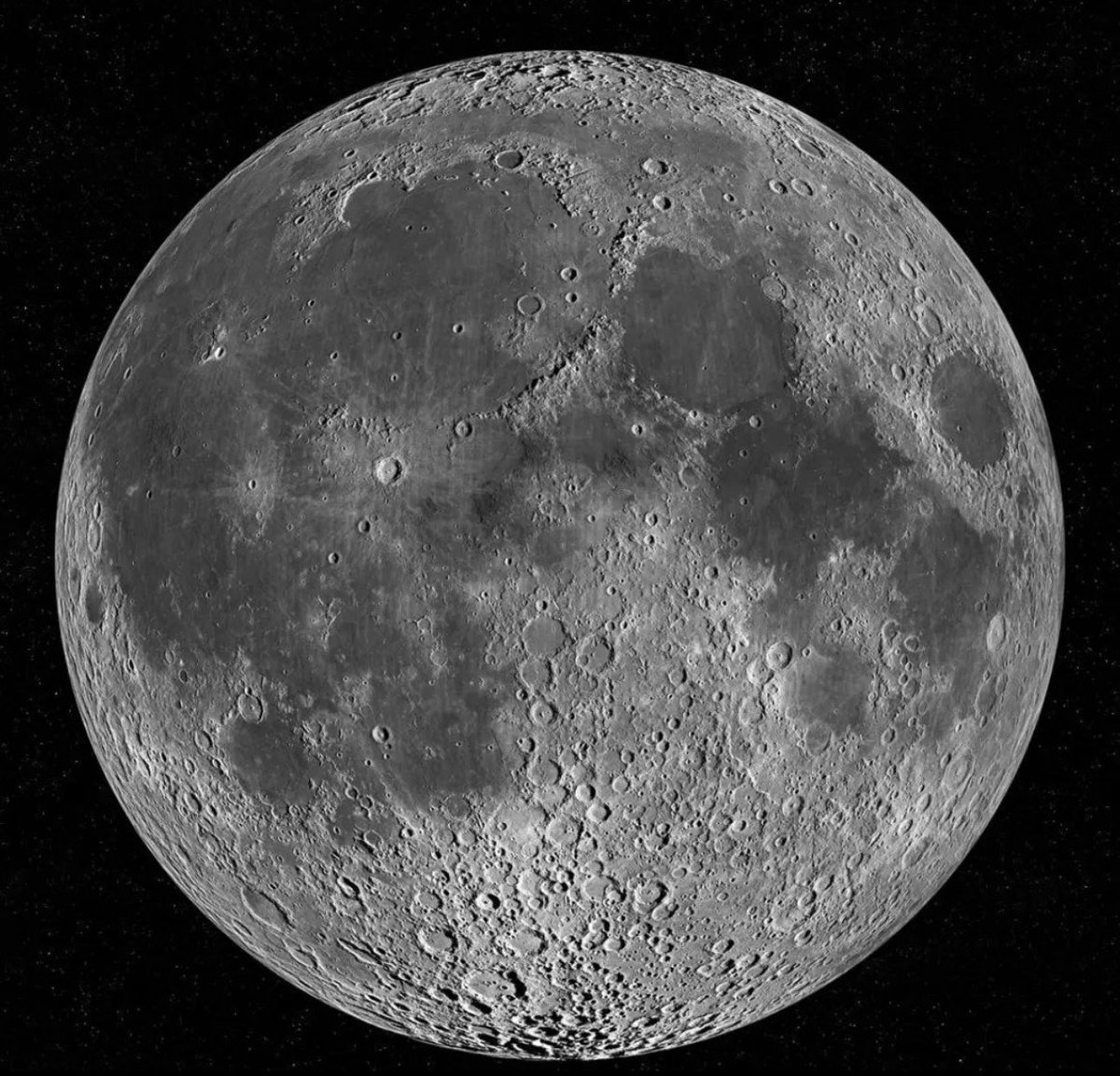 Ay'da 270 trilyon kilogram su bulundu.