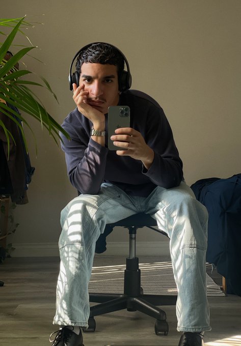 Watch Online Lover's leaked NSFW photo on TwXstars