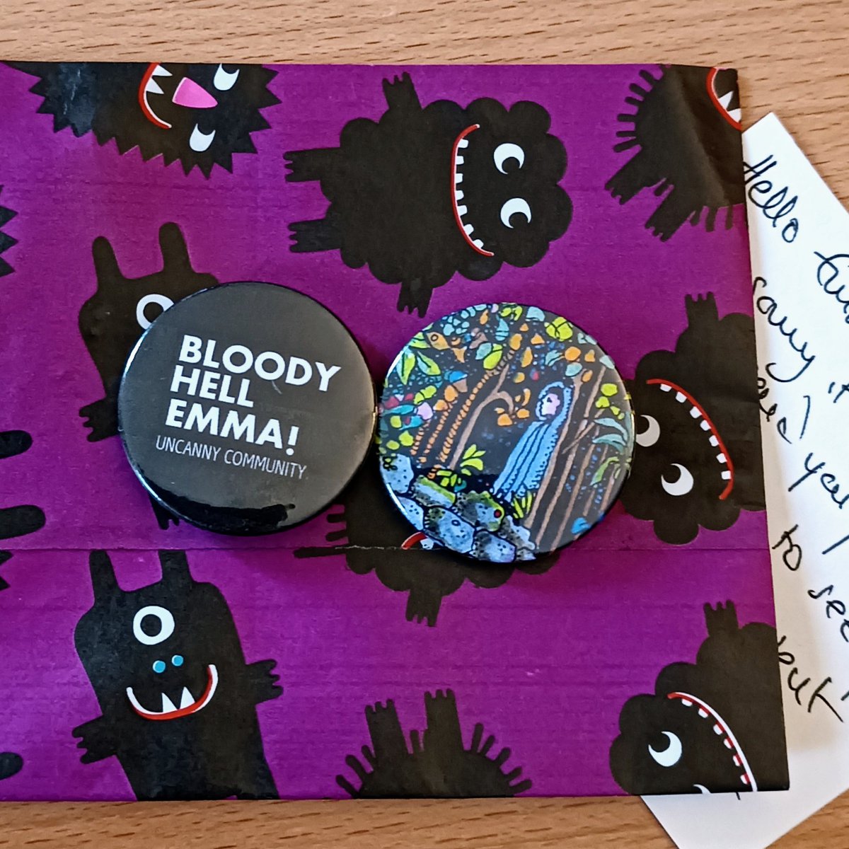 Bloody hell @Jennillumijen! Thanks everso much for the #UncannyCommunity badge. I will wear it with pride. You're a star! ❤️ #BloodyHellKen