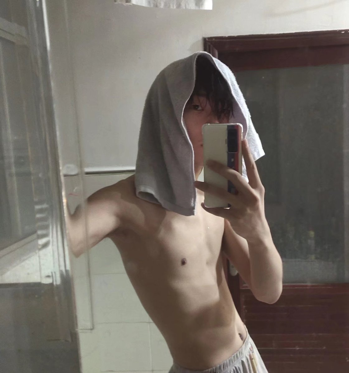 路西法（嘴巴淬毒版） tweet media