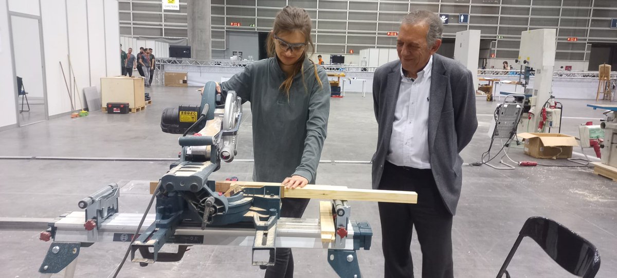miguelsolerg's tweet photo. Ya han empezado las #CVSkills2023 con representación de todas las familias de la #Fpvalenciana. El alumnado valenciano visitará estos días @Feria_valencia para conocer mejor lo mucho que ofrece la #FP. ¡Suerte al alumnado participante y gracias al profesorado por su implicación! https://t.co/YjRs0TXsxf