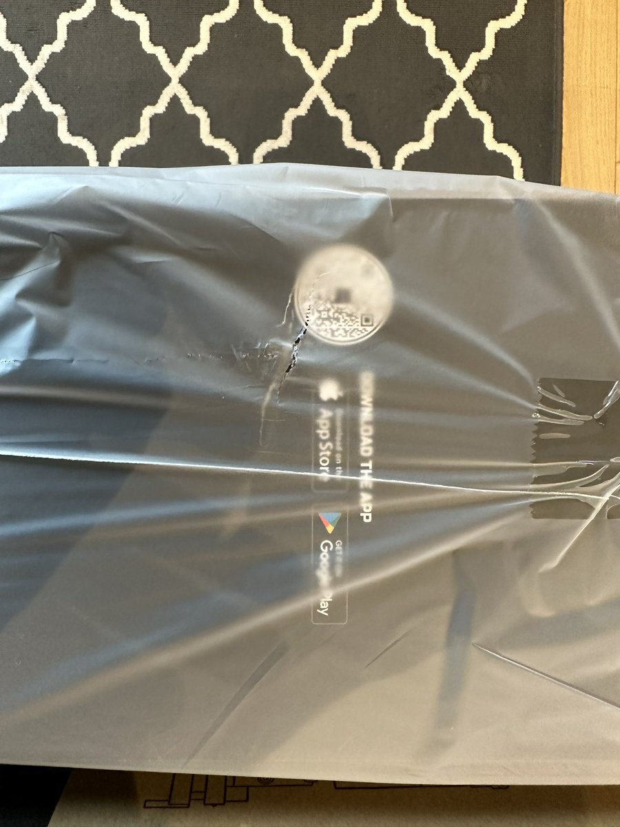 TheReynster's tweet photo. @GAMEdigital @GAMEHelps just received this quite expensive package and it’s been damaged during shipping. The damage is through the outer layer. No response from customer service. Please contact. https://t.co/83Q5OJQ2w4