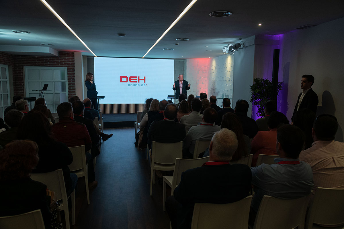 DEHonline's tweet photo. ¡Muchas gracias a todos por seguir de cerca la presentación de #ConnectBox!: el futuro del negocio de los despachos profesionales y administradores de fincas.
🎞Si te has perdido algo puedes volver a verlo aquí: https://t.co/ulPEU1PEGS https://t.co/5wCPlyEcYO