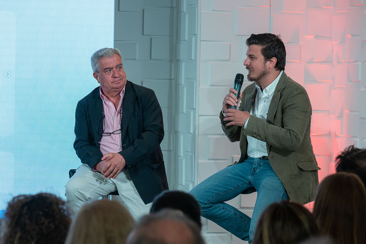 DEHonline's tweet photo. ¡Muchas gracias a todos por seguir de cerca la presentación de #ConnectBox!: el futuro del negocio de los despachos profesionales y administradores de fincas.
🎞Si te has perdido algo puedes volver a verlo aquí: https://t.co/ulPEU1PEGS https://t.co/5wCPlyEcYO
