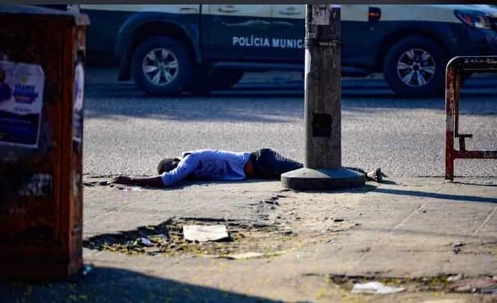 Security Council today led by the blood of the people of Mozambique whose only crime was to peacefully and legally protest. <a href="/filipe_nyusi/">Eng. Filipe Nyusi</a> <a href="/antonioguterres/">António Guterres</a> #Mozambique <a href="/UNHumanRights/">UN Human Rights</a> <a href="/Securitycounc17/">Securitycouncil</a>