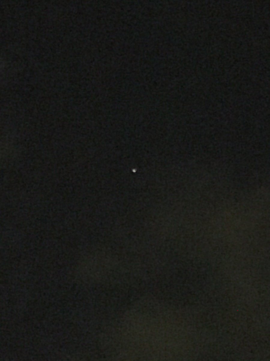 nisarg19901's tweet photo. Something was visible near the moon, no clear view from bengaluru #planetary #alignment https://t.co/T8G7tg02LC