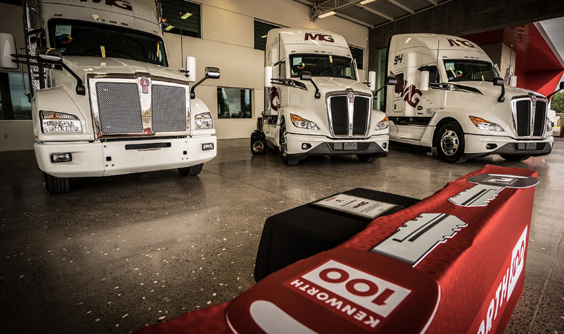 GrupoT21's tweet photo. 🚛 Express MG avanza en renovación y ahora el enfoque es el crecimiento de la flota. https://t.co/WVojBYe7mb

Por @DidierRT #GrupoT21 #Terrestre #BaceKenworth #Paccar #ExpresMG  @ExpressMG @enriquexmg @OscarACeballos https://t.co/3gQCxxQVGw