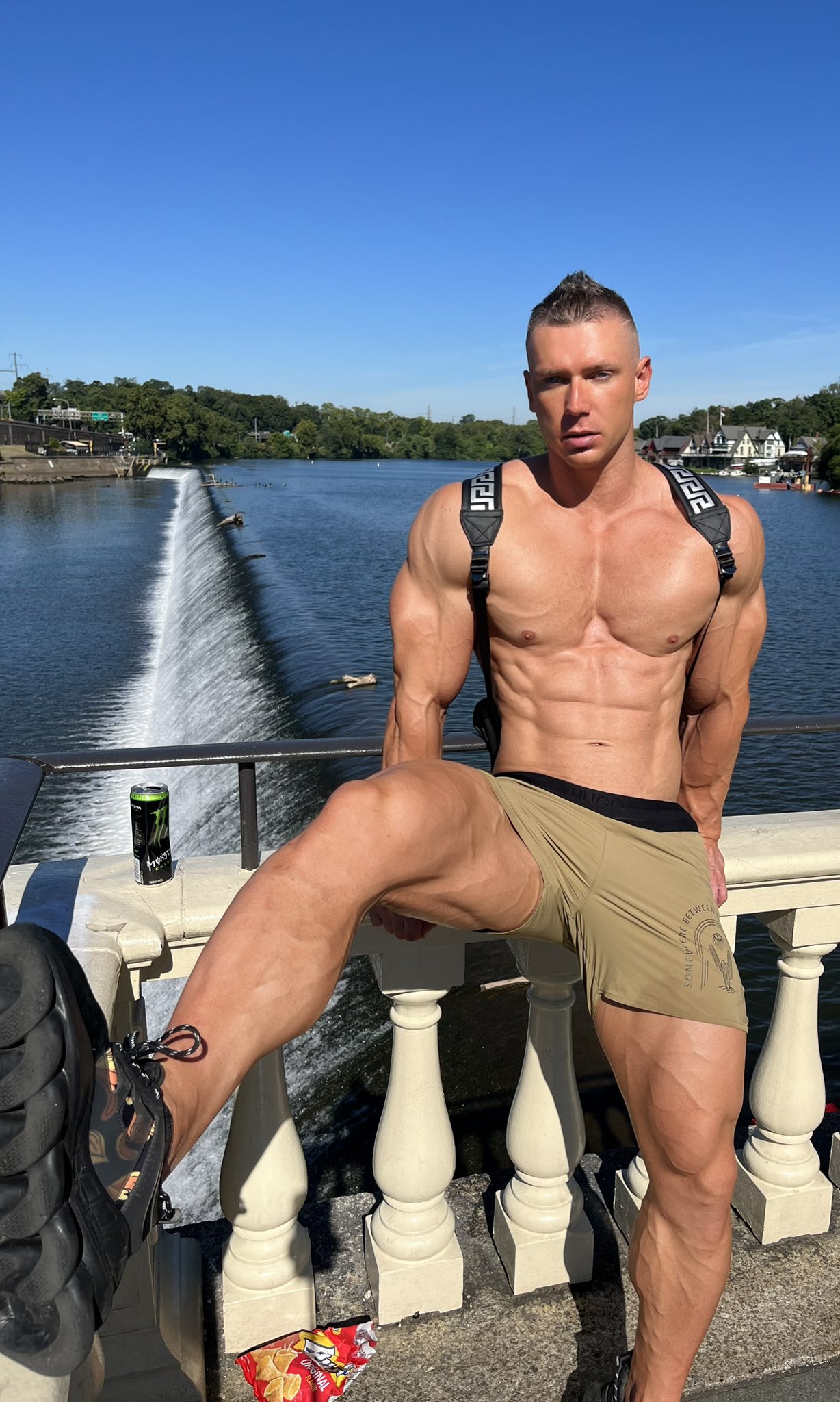 FsUuFlmaQAIKHoF?format=jpg&name=large