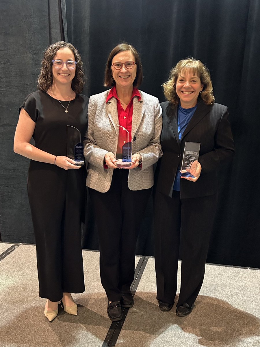 emc655's tweet photo. Being honored with the #ENRS2023 Suzanne Feetham Nurse Scientist Family Research Award was a highlight of my career to date. 

So much gratitude for  @VUNursing @YaleNursing and @UConnNursing for setting me on a career path to make this possible. 🙌🎉 https://t.co/28FMC4GlUf