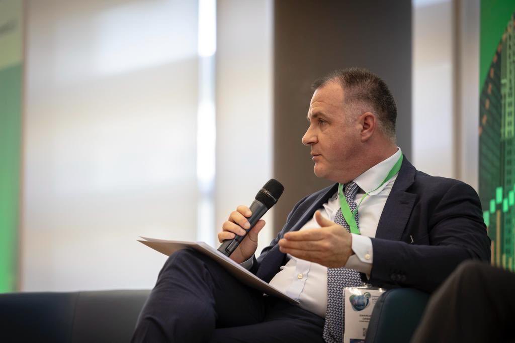 Bisogna mettere in campo interventi volti a creare le condizioni per assicurare la #sostenibilità del debito bancario delle #imprese e rafforzare le garanzie pubbliche, a partire dal Fondo di Garanzia per le #PMI, dando respiro alle imprese permettendo loro nuovi #investimenti