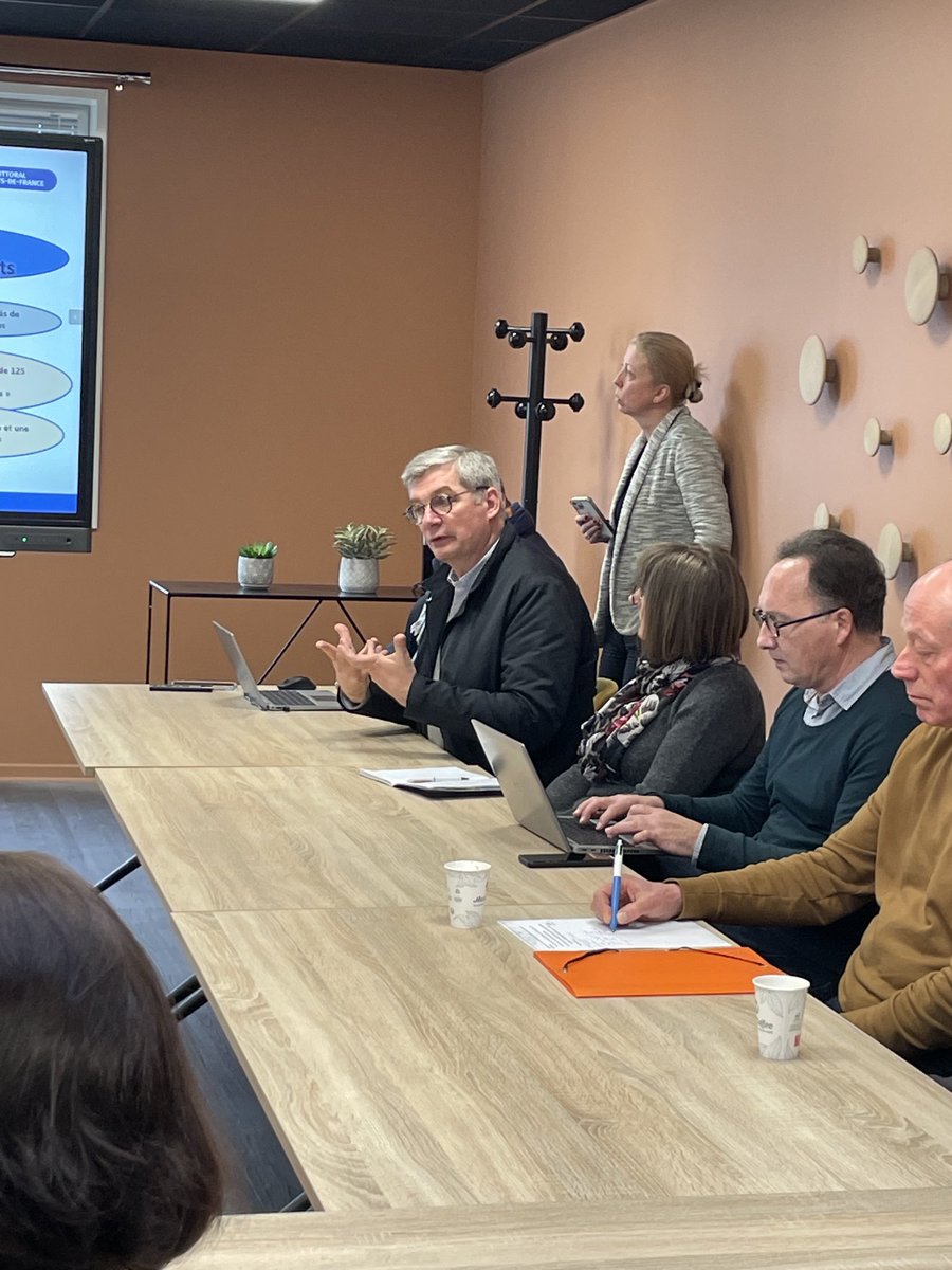 ⁦@poleemploi_HDF⁩ #Calais ⁦⁦<a href="/FabriqueDefi/">La Fabrique Défi</a>⁩ avec les relais école-entreprise pour un travail concerté sur l’orientation ⁦<a href="/ThierryDanhiez/">Thierry DANHIEZ</a>⁩ ⁦@FredericDanel⁩ ⁦<a href="/Prefet62/">Préfet Pas-de-Calais 🇫🇷🇪🇺</a>⁩ ⁦<a href="/UimmL62/">UIMM littoral Pas-de-Calais</a>⁩ ⁦<a href="/FNTR_PdC/">FNTR Pas de Calais</a>⁩ ⁦<a href="/FFBatiment/">FFB - Fédération Française du Bâtiment</a>⁩